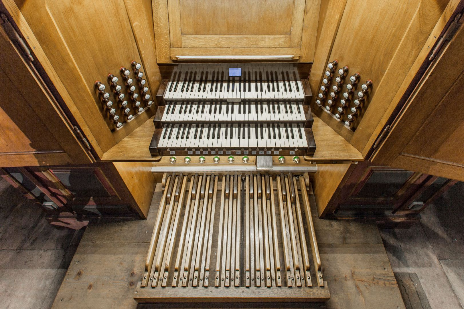 Console de l'orgue de Saint-Pierre-le-Jeune